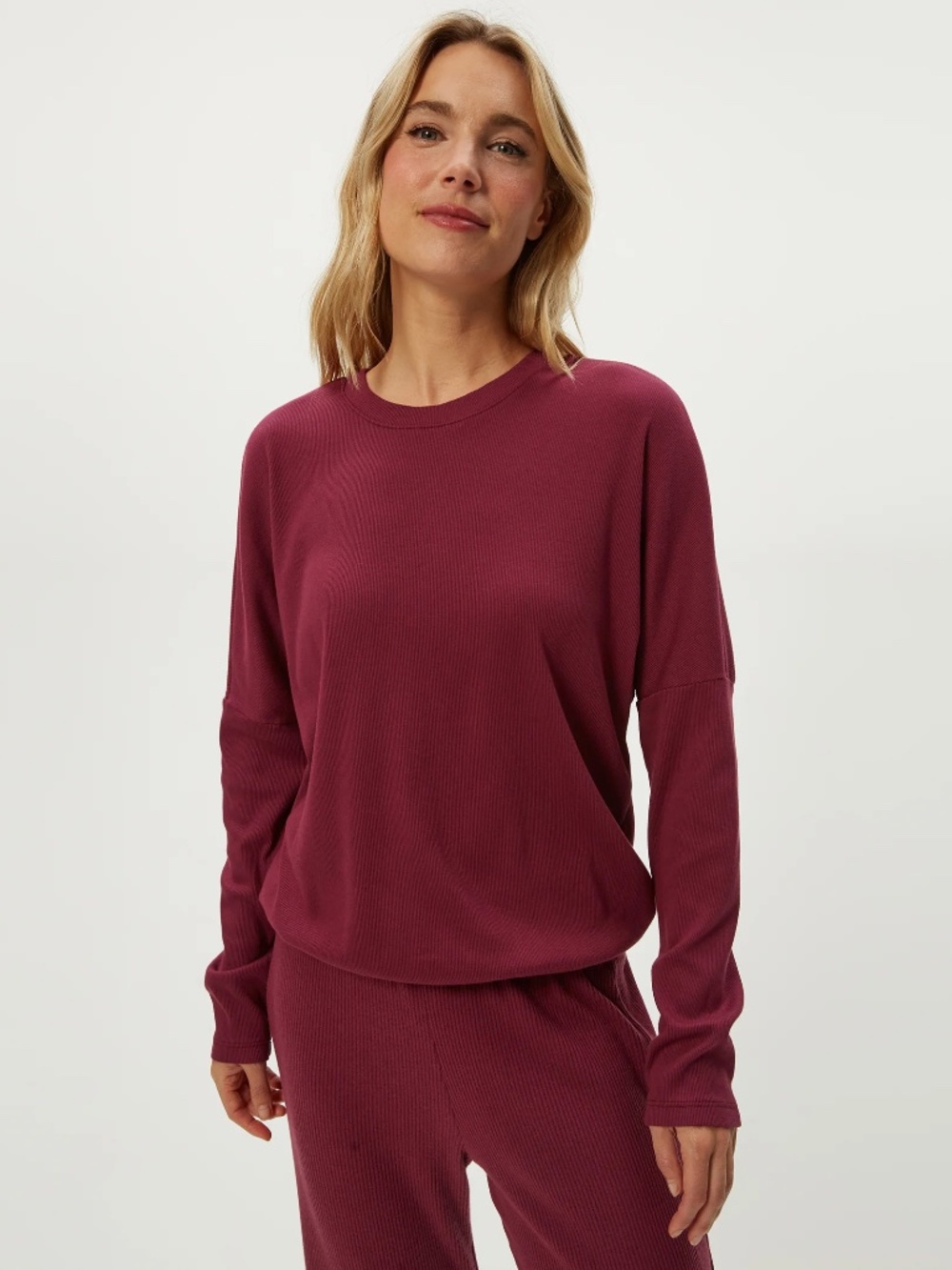 Michale Stars Kaley Crewneck Tee New Garnet